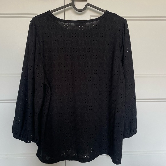 (3 for $24❣️) Reitmans Black Eyelet Top - Picture 5 of 9